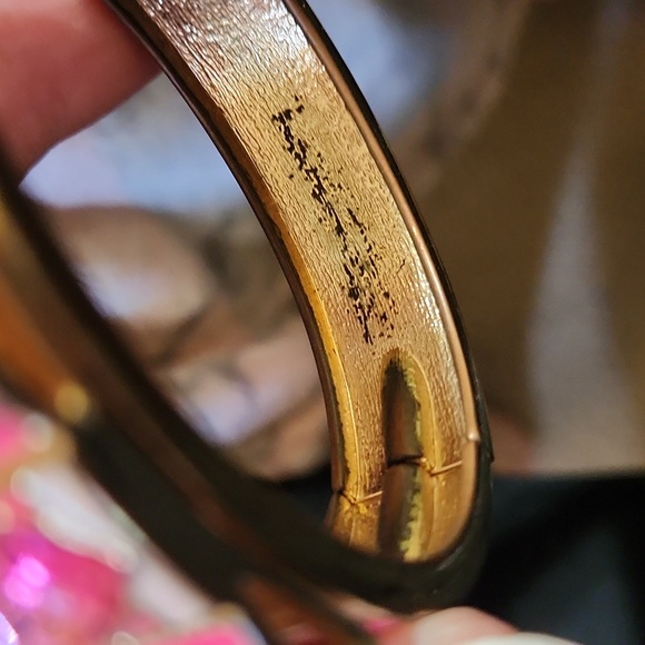 PINK STRIPED BANGLE BRACELET - Picture 6 of 6